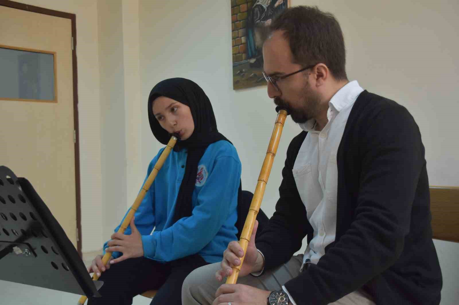 Bitlisli &ouml;ğrencileri konservatuvara hazırlıyor
