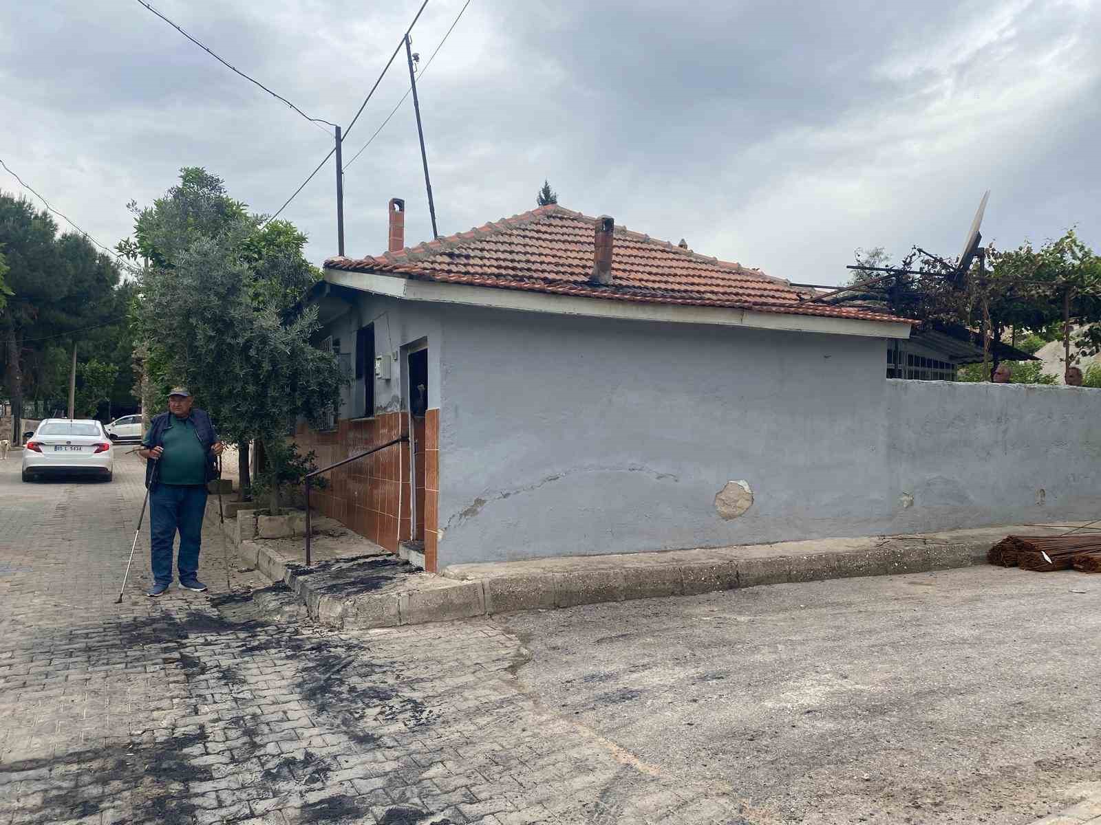 Alaşehir’de ev yangını: 1 yaralı
