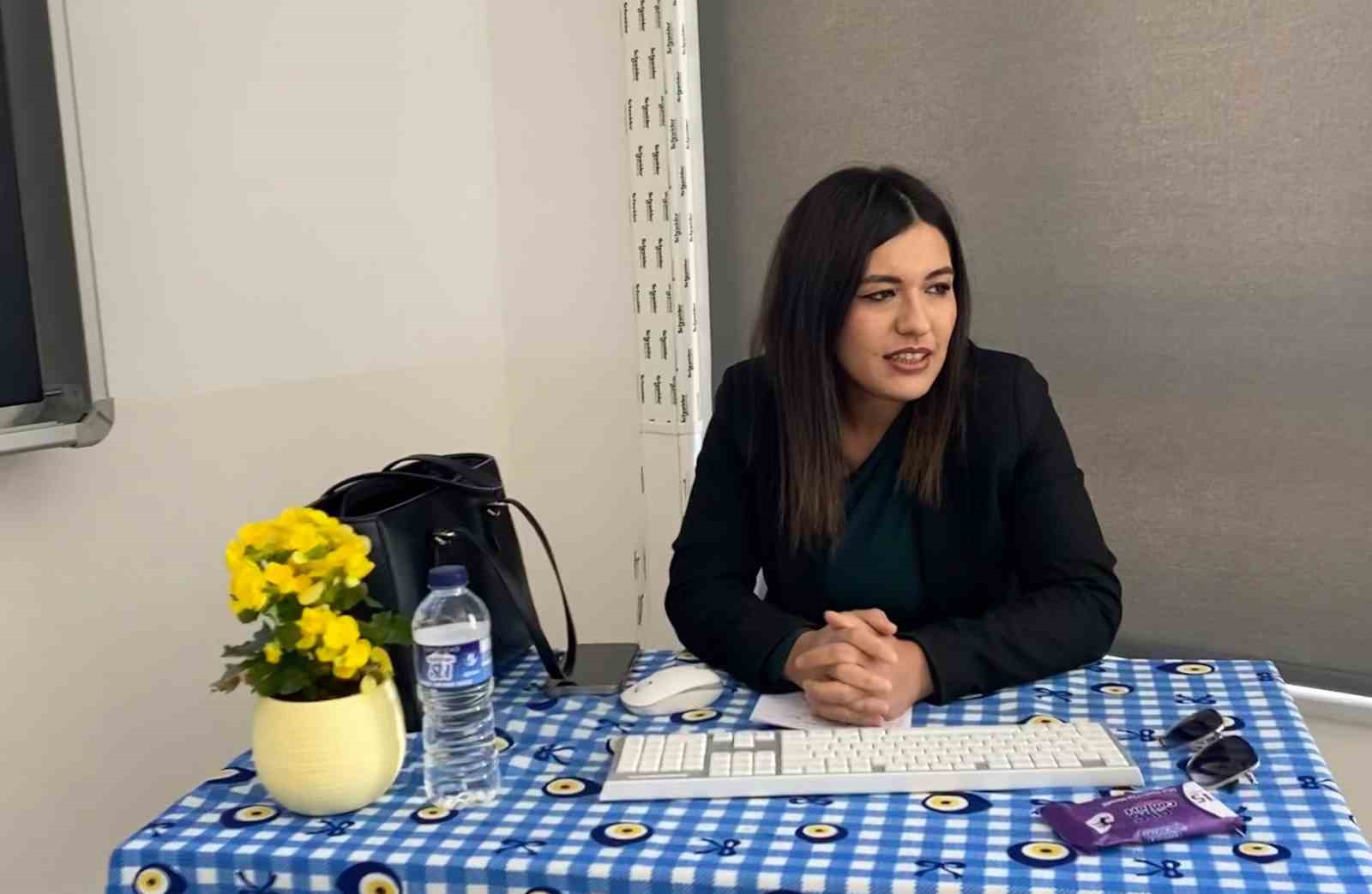 Mezun olduğu okulun öğrencilerine avukatlık mesleğini anlattı
