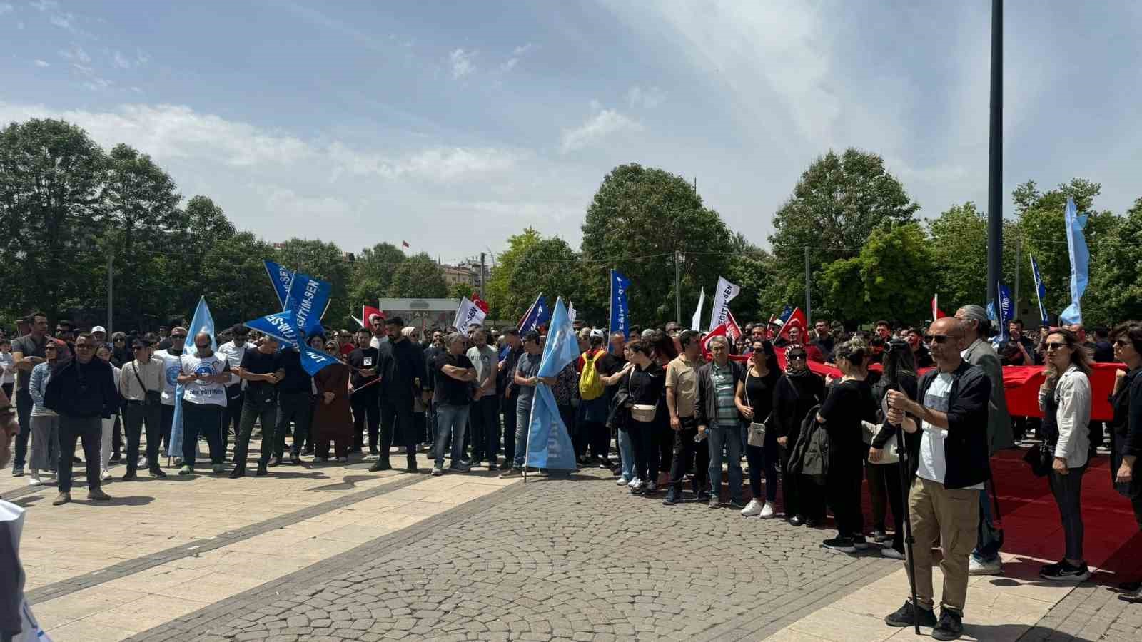 Gaziantep&rsquo;te şiddete karşı &ouml;ğretmenler basın a&ccedil;ıklaması yaptı

