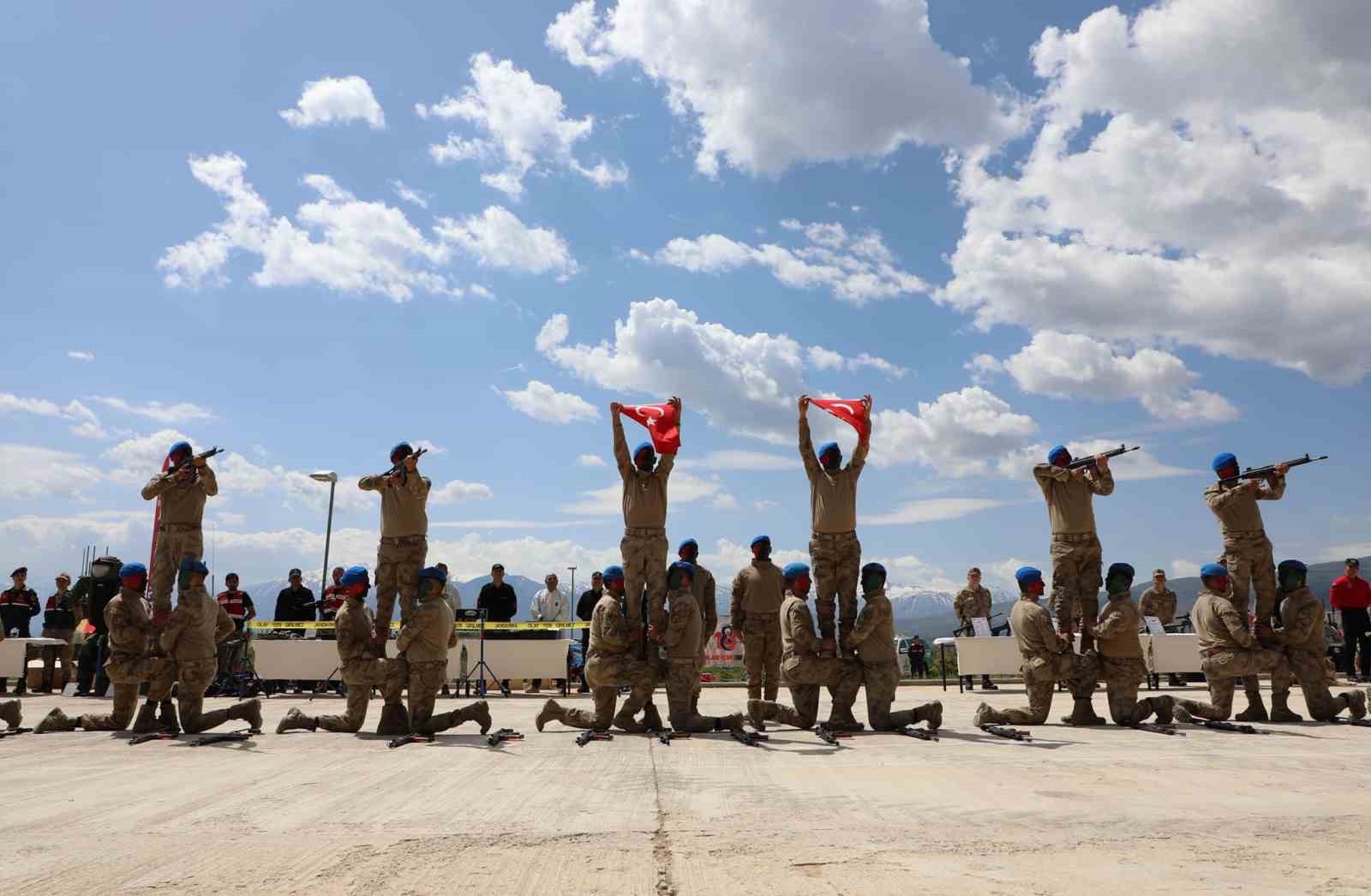 Erzincan&rsquo;da fidanlar toprakla buluştu
