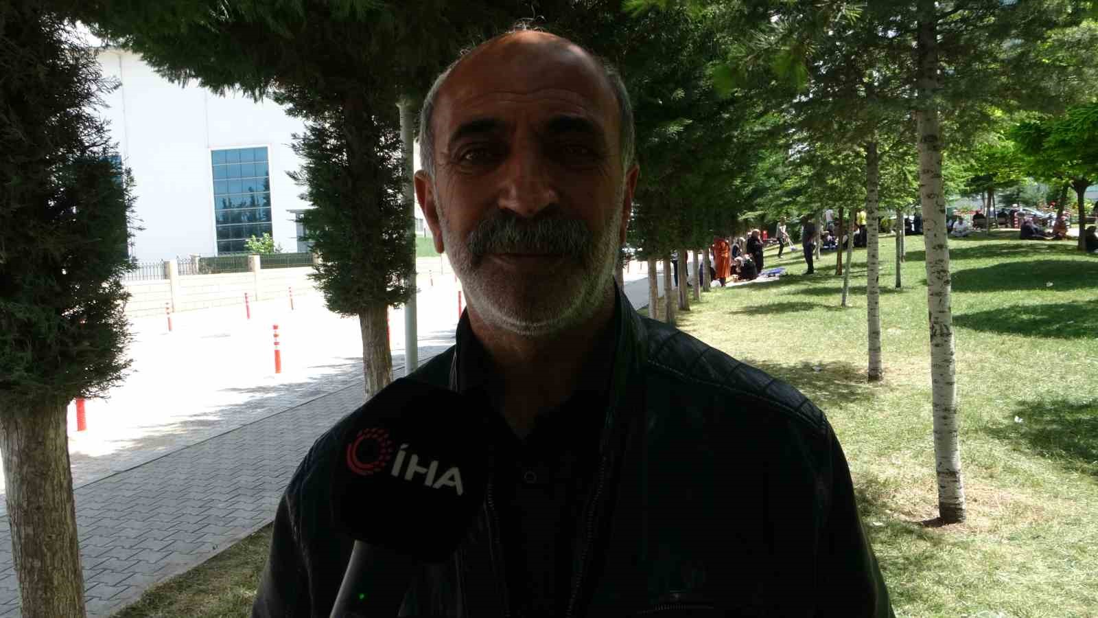 Engerek yılanının ısırdığı milli boks&ouml;r&uuml;n tedavisi s&uuml;r&uuml;yor
