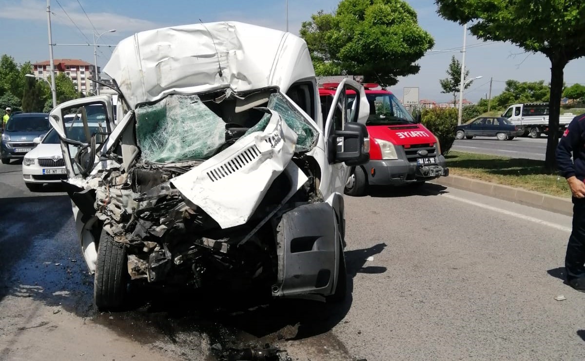 Malatya&rsquo;da zincirleme kaza: 3 yaralı
