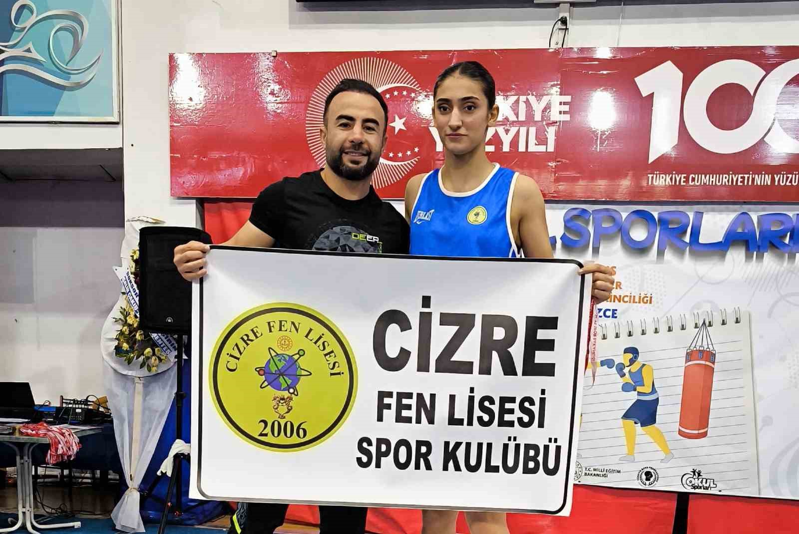 Şırnaklı milli sporcu Pınar Benek, Dubai yolcusu