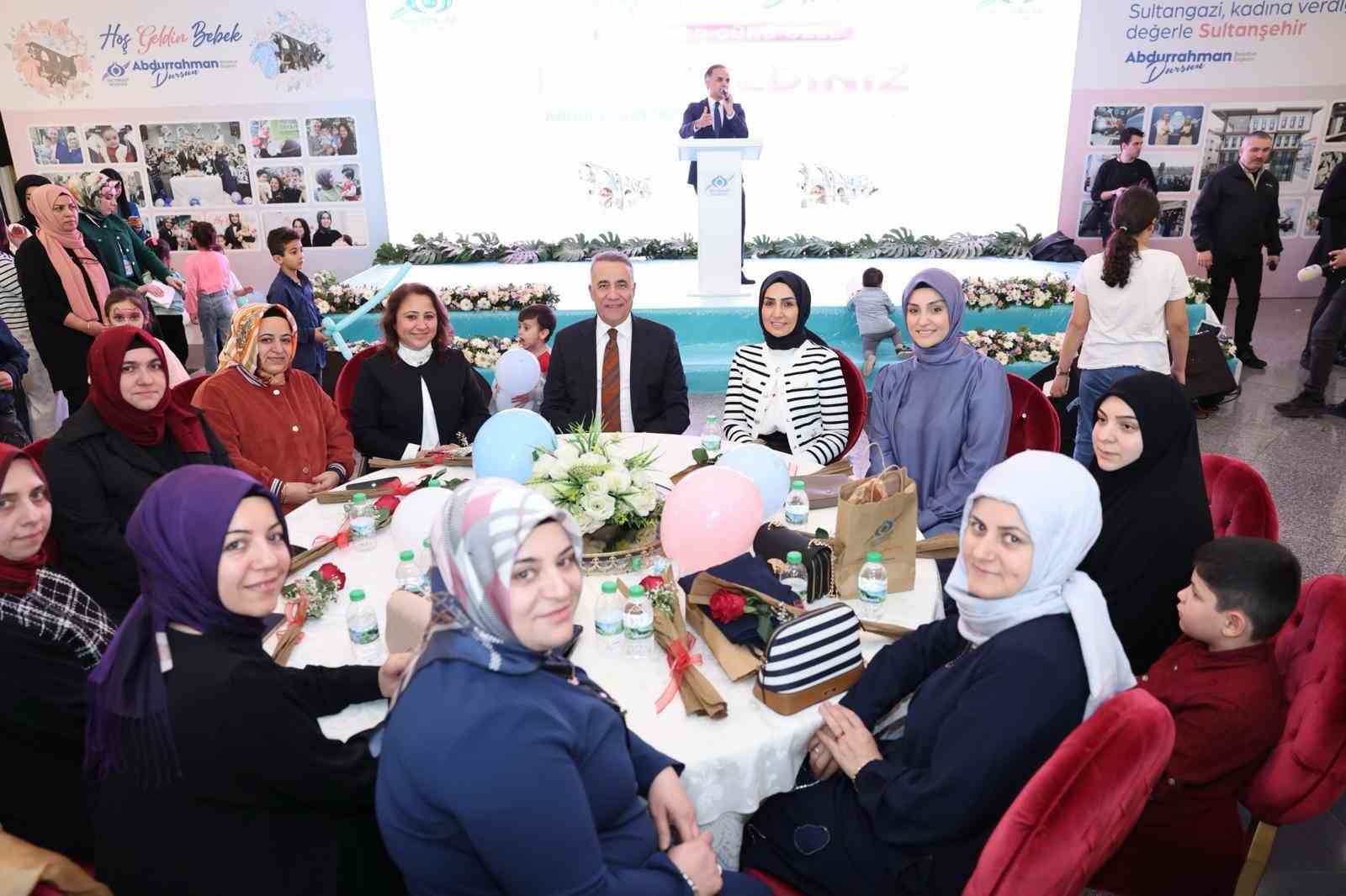 Sultangazi Belediyesi “Hoş Geldin Bebek” programında 300 bebek ve anneyi ağırladı
