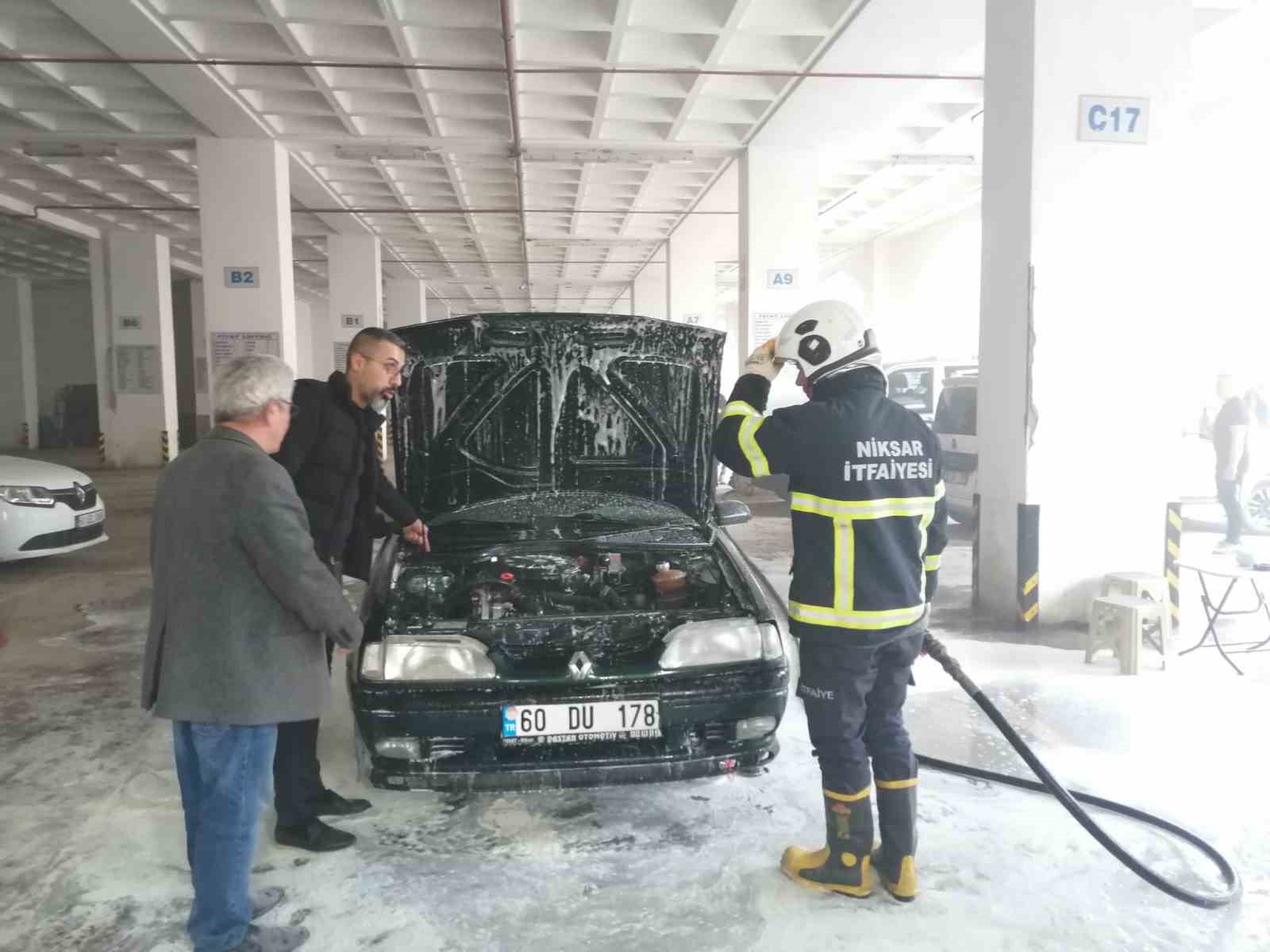 Tokat’ta patlama meydana gelen araçta yangın çıktı