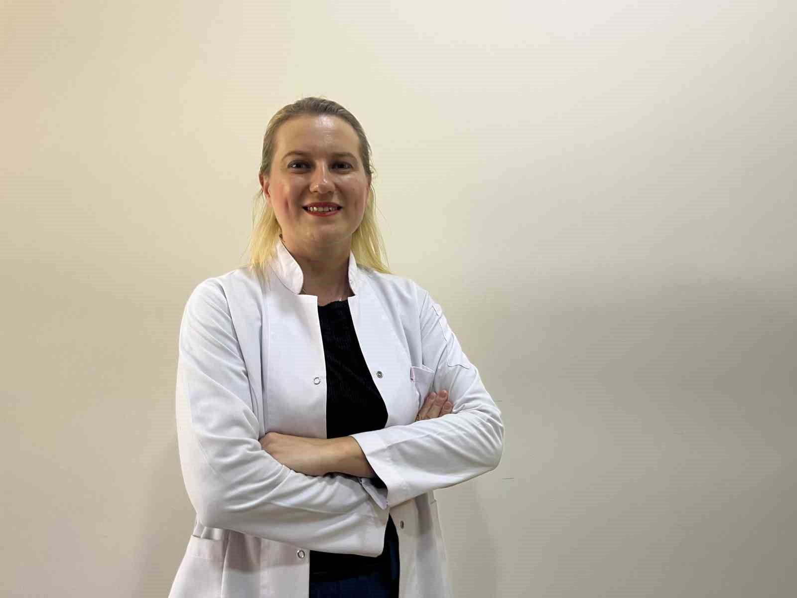 N&ouml;roloji Uzmanı Prof. Dr. Gazi &Ouml;zdemir inme hakkında bilgilendirdi
