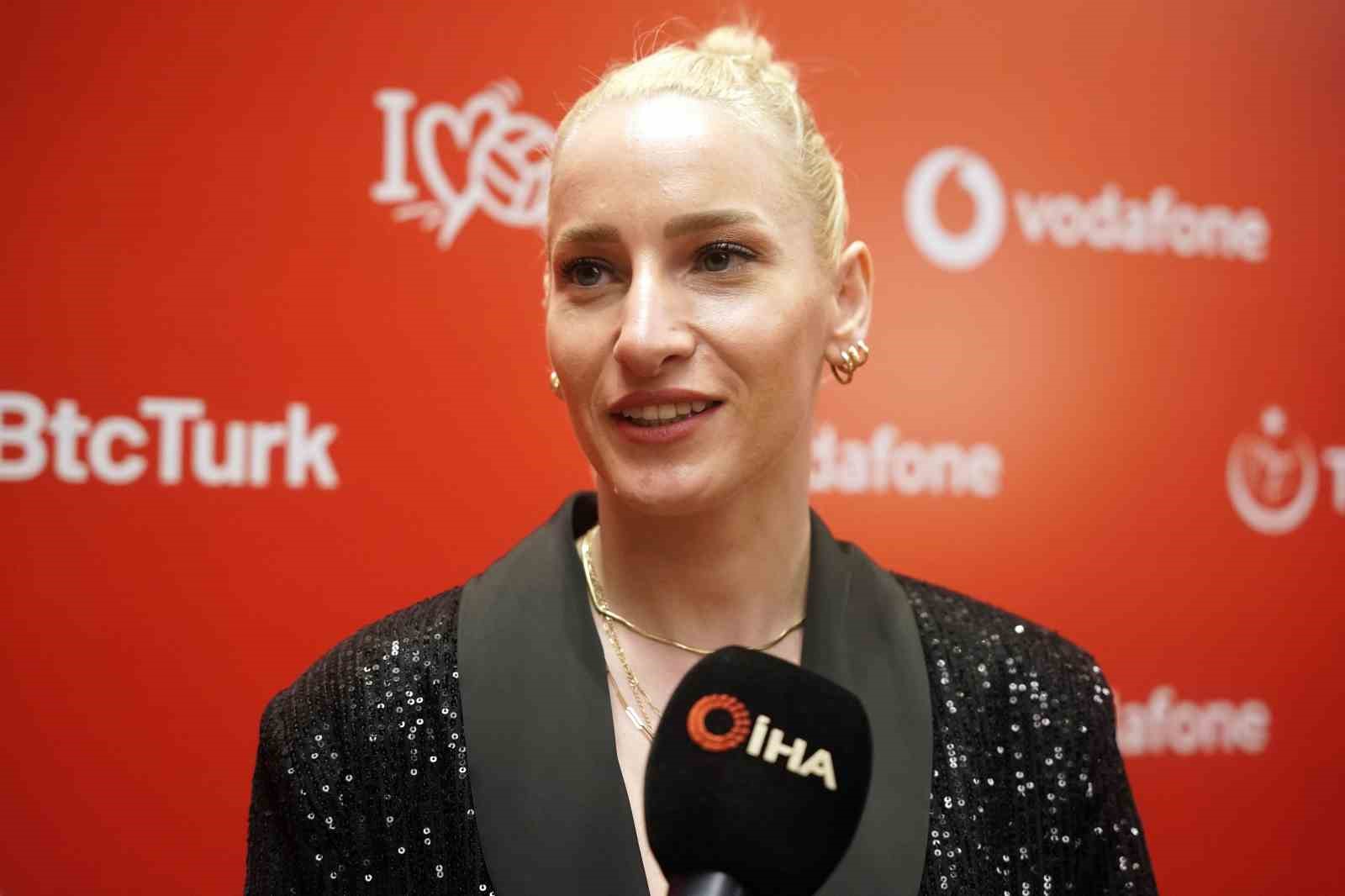 Gizem Örge: "Oynadığımız her turnuvada kupayı kazanmak istiyoruz"