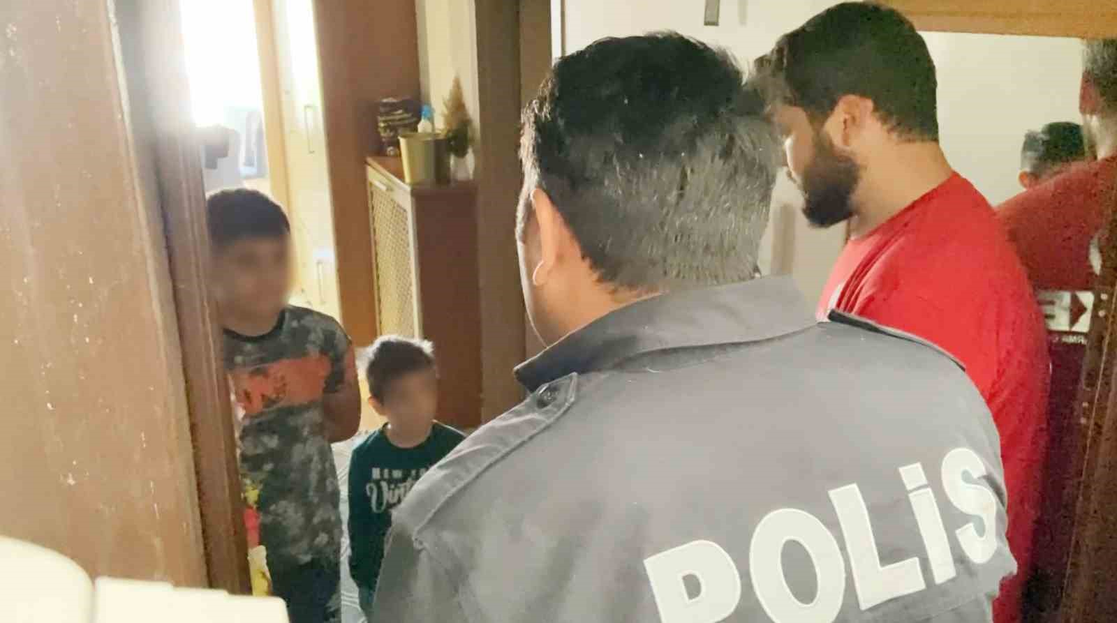 &Ccedil;ocuklarını eve kilitleyip işe giden anne ekipleri alarma ge&ccedil;irdi
