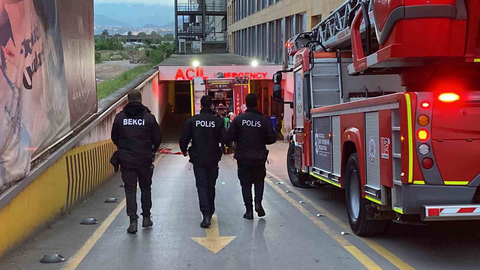 Kocaeli’de hastanede yangın: 5 hasta tahliye edildi 