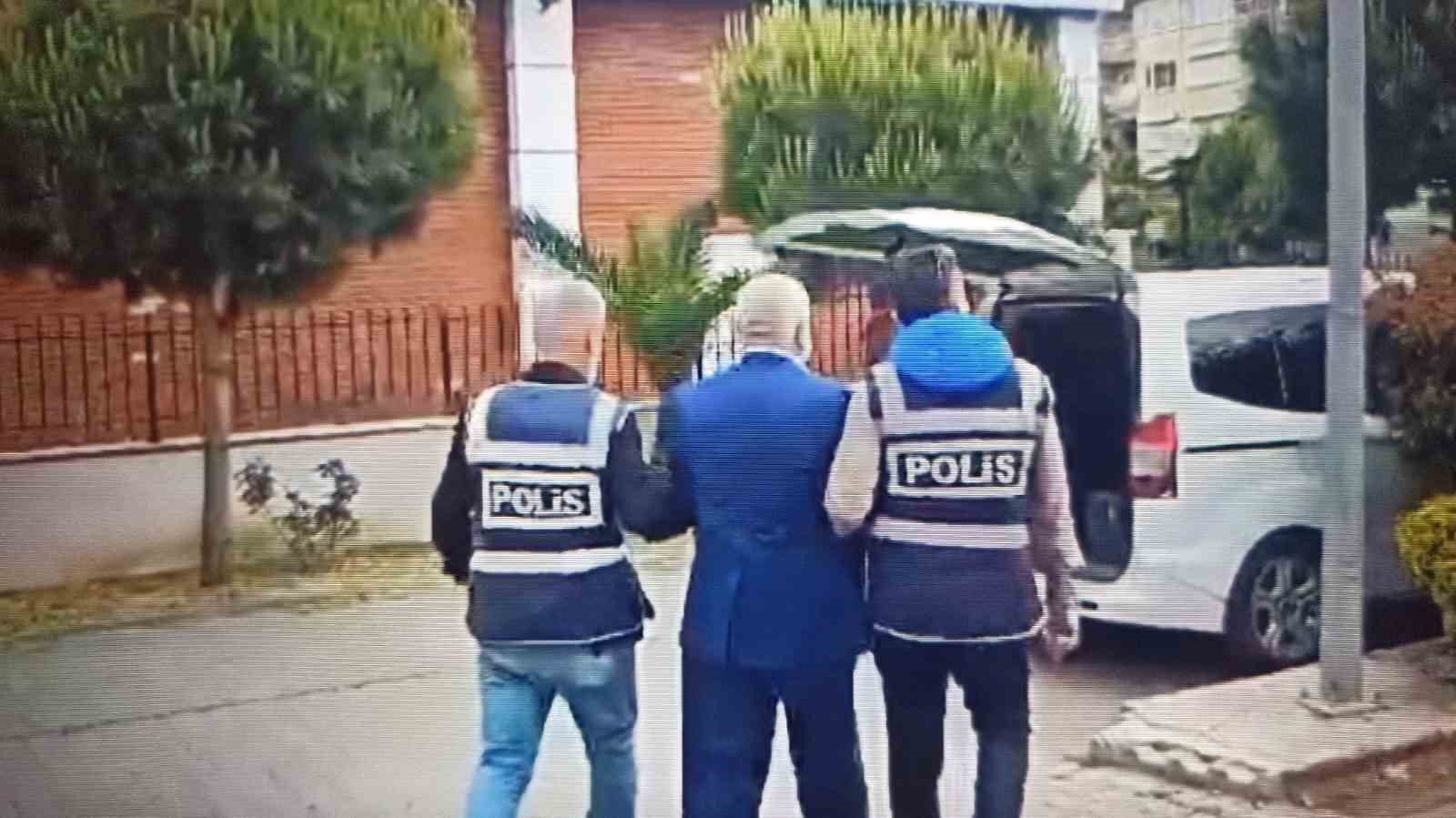 Balıkesir&rsquo;de hakkında 10 yıl hapis cezası bulunan şahıs yakalandı
