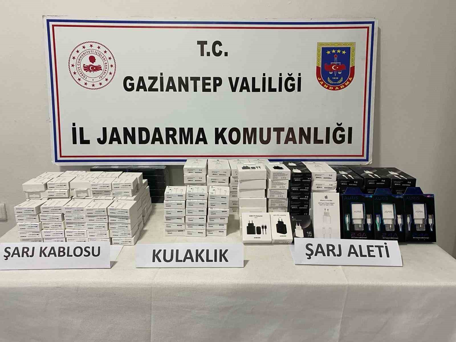 23 milyon liralık kaçakçılık vurgununa jandarma darbesi: 2 gözaltı