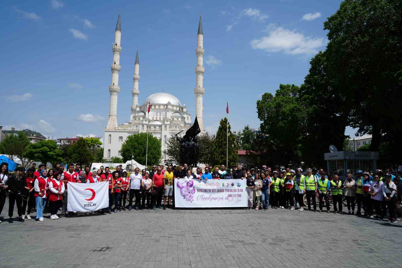 Iğdır’da Anneler Günü için pedal çevirdiler