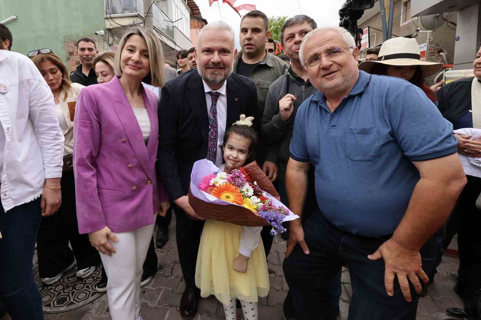 14. Emiralem &ccedil;ilek festivali renkli g&ouml;r&uuml;nt&uuml;lere sahne oldu
