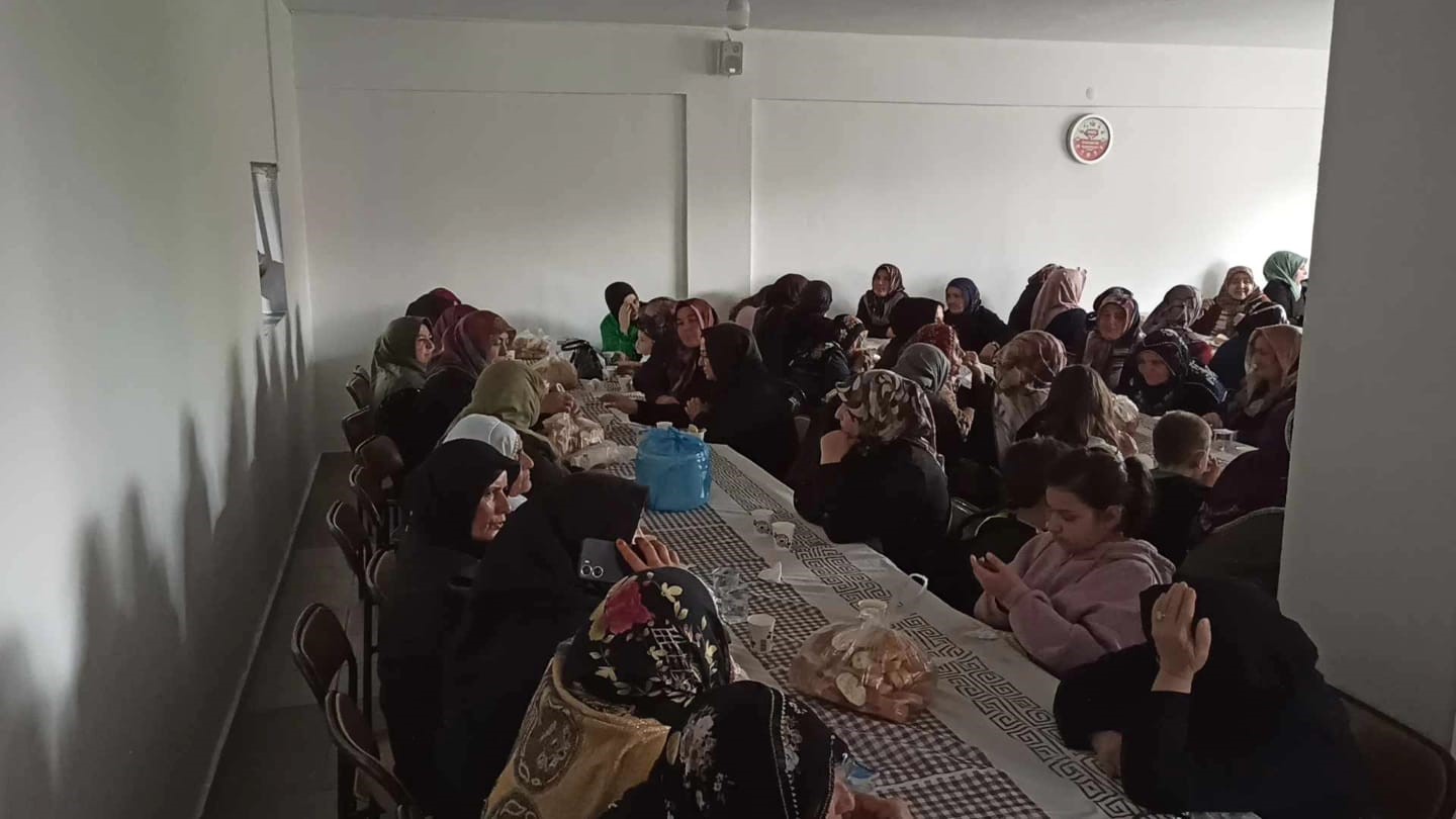 134 yıldır k&uuml;sk&uuml;nleri barıştırıp yağmur ya da ş&uuml;k&uuml;r duası ediyorlar
