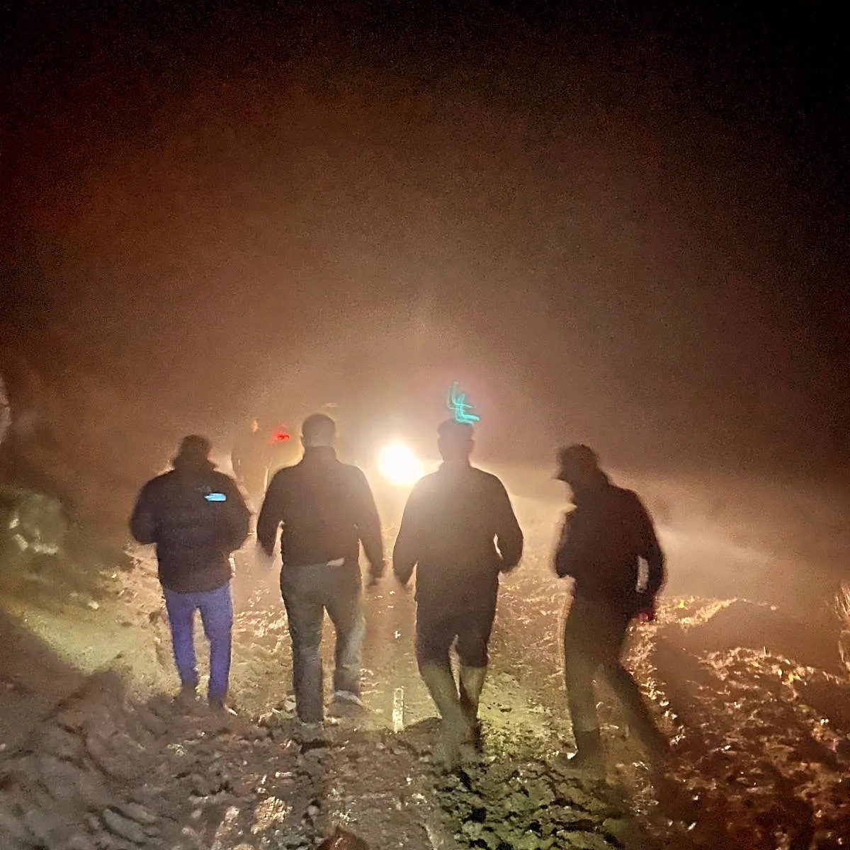 Aydos yaylasında mahsur kalan 6 kişi kurtarıldı
