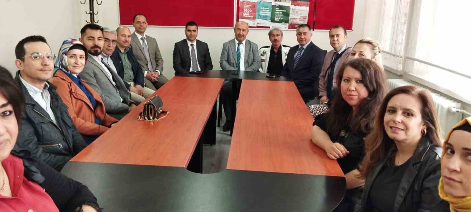 K&uuml;tahya&rsquo;da &ouml;ğrencilere uygulamalı ve teorik trafik eğitimi
