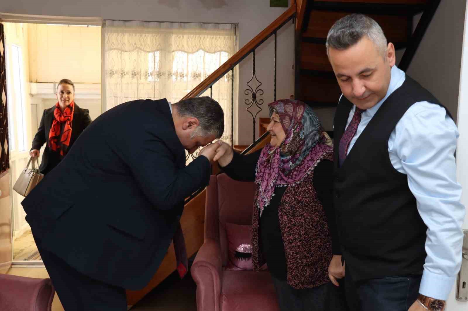 Başkan Gürel Anneler Günü’nü dolu dolu kutladı
