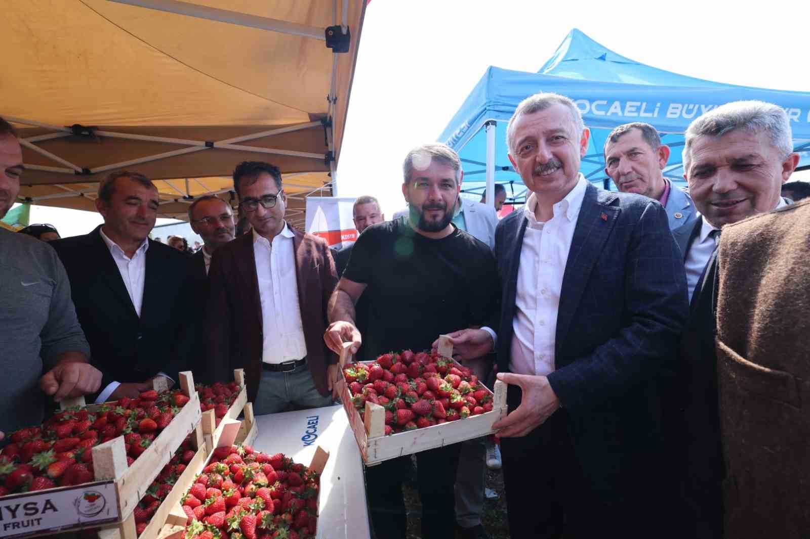 Çiftçiler ve aileleri kıyasıya yarıştı