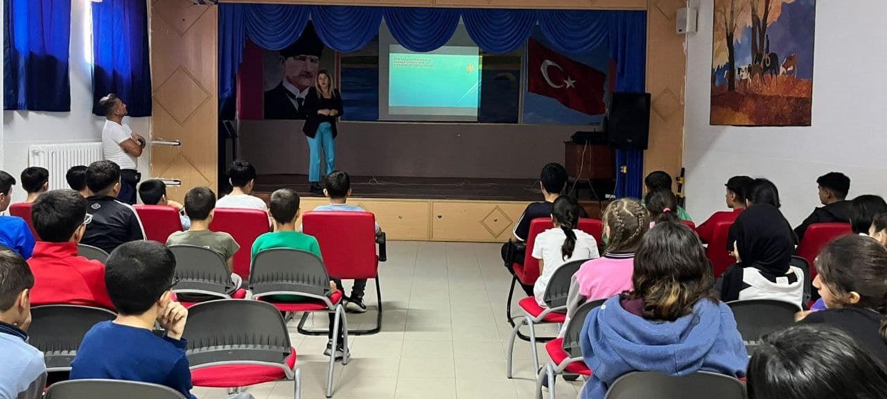 Elazığ’da öğrencilere tabiat eğitimleri sürüyor