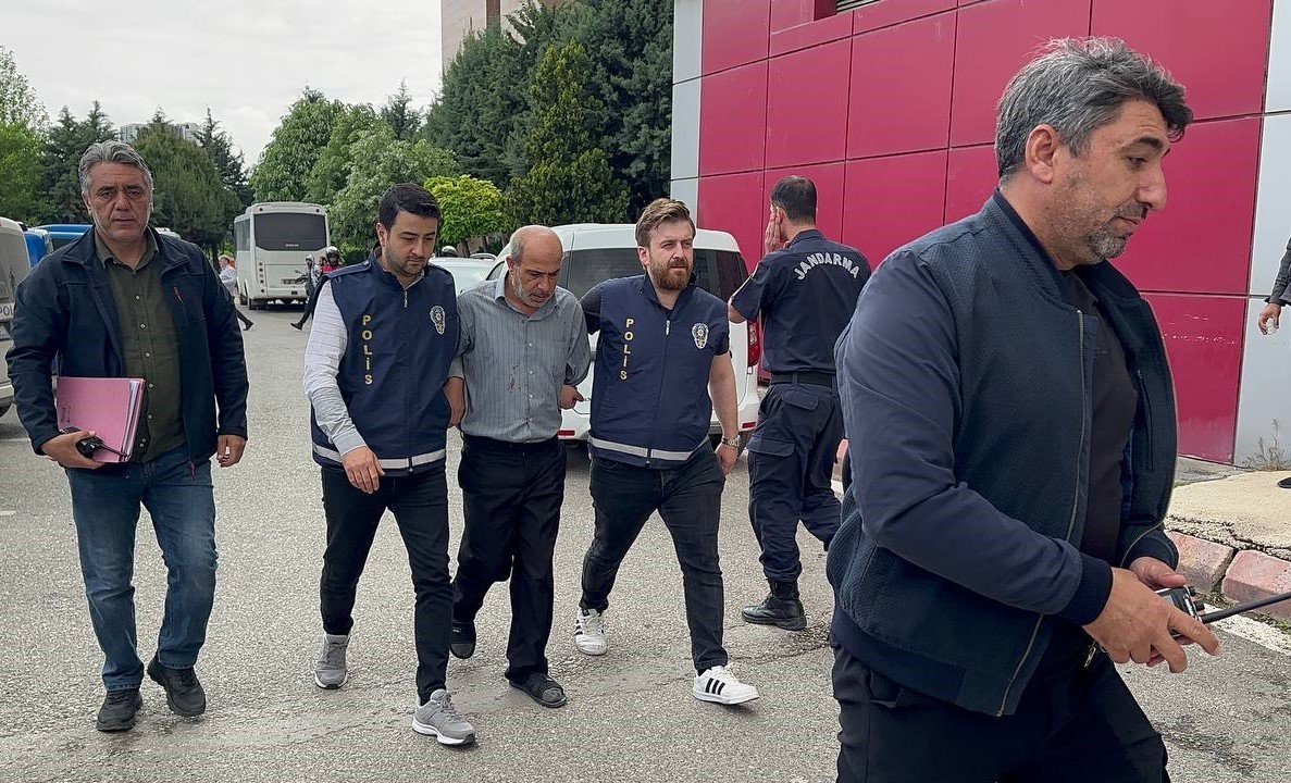 Eşini öldürüp oğlunu ve damadını ağır yaralayan zanlı: "Psikolojim bozuk, pişmanım"