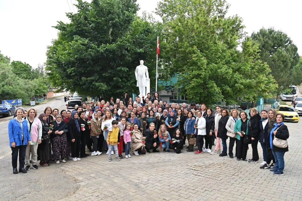 Anneler G&uuml;n&uuml;&rsquo;n&uuml; S&uuml;leymanpaşalı Annelerle Kutladı

