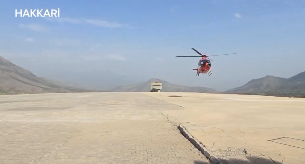 Ambulans helikopter hamile kadın i&ccedil;in havalandı
