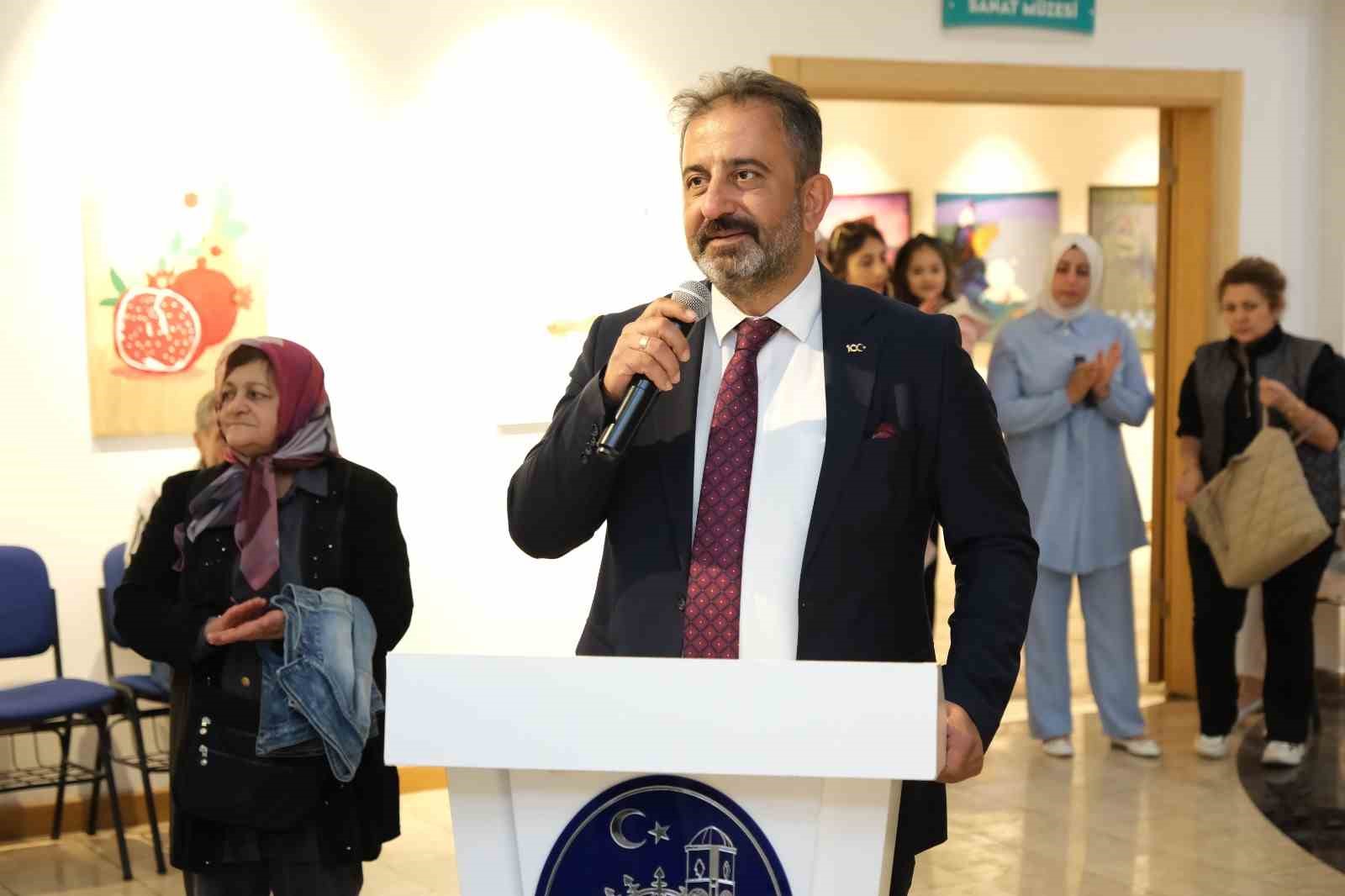 Engelli eğitim merkezi &ouml;ğrencileri sergi a&ccedil;tı
