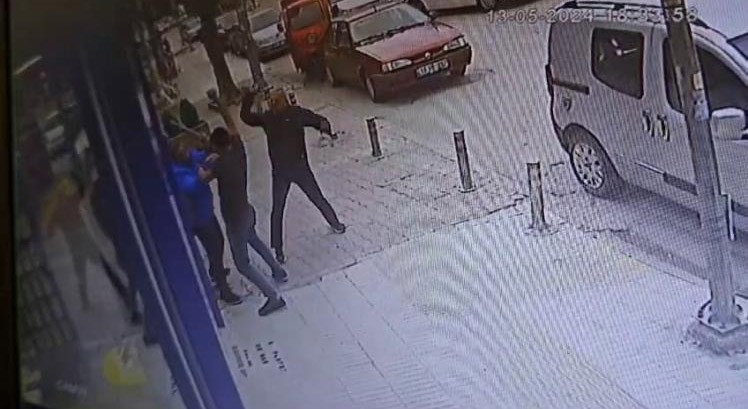 &Ccedil;orum&rsquo;da bı&ccedil;aklı sopalı kavga: 2 yaralı
