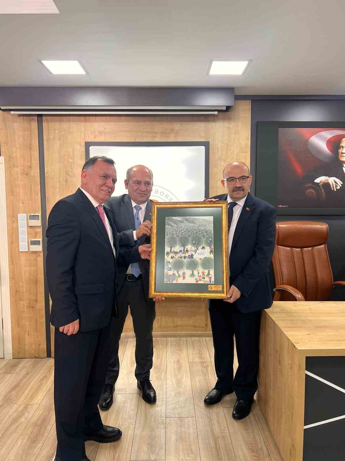 Vali Ustaoğlu, Edremit Ticaret Odası&rsquo;nı ziyaret etti
