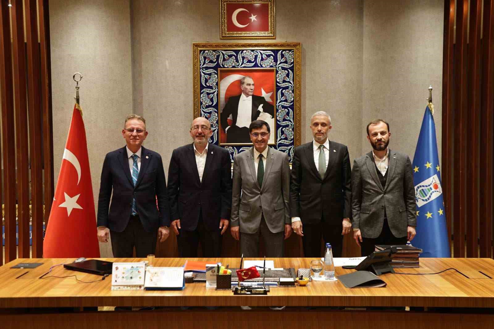 AK Parti İl Başkanı Önsay ve milletvekillerinden Başkan Kahveci’ye tebrik ziyareti