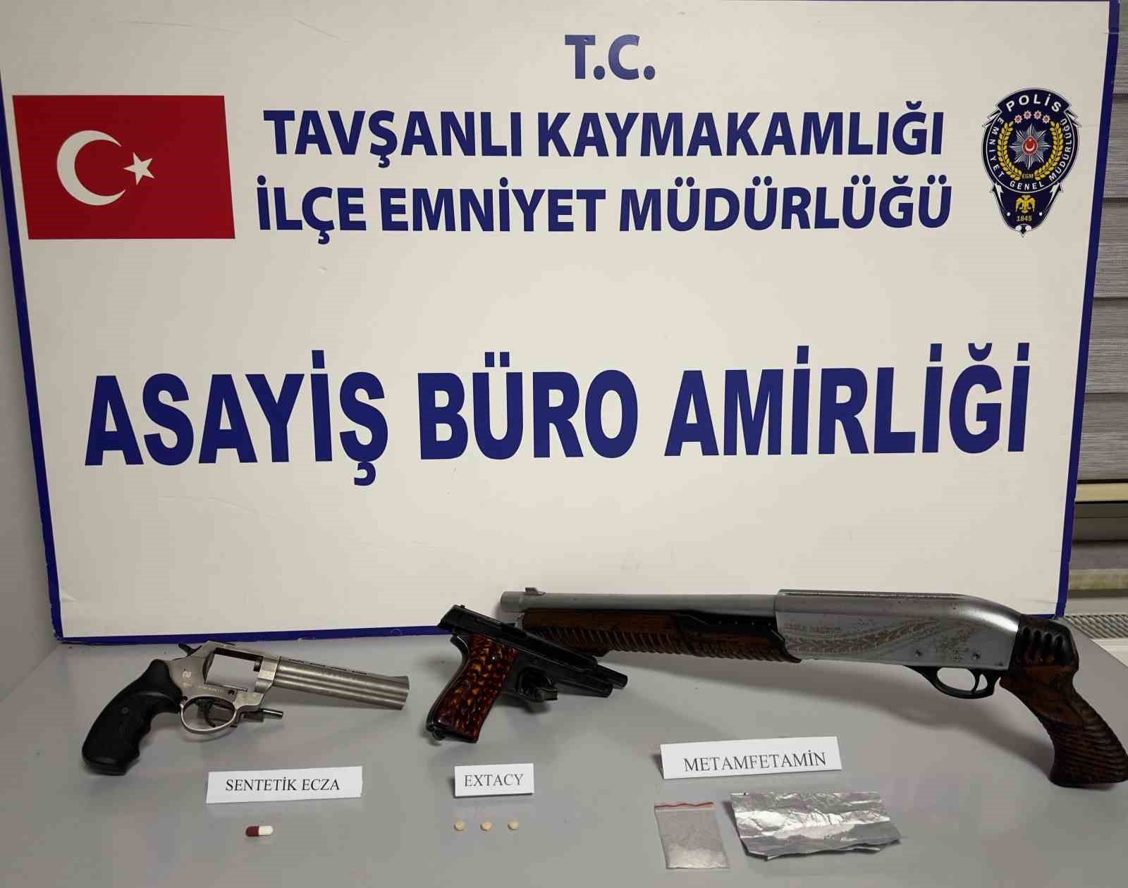 Tavşanlı&rsquo;da uyuşturucu satıcısı tutuklandı
