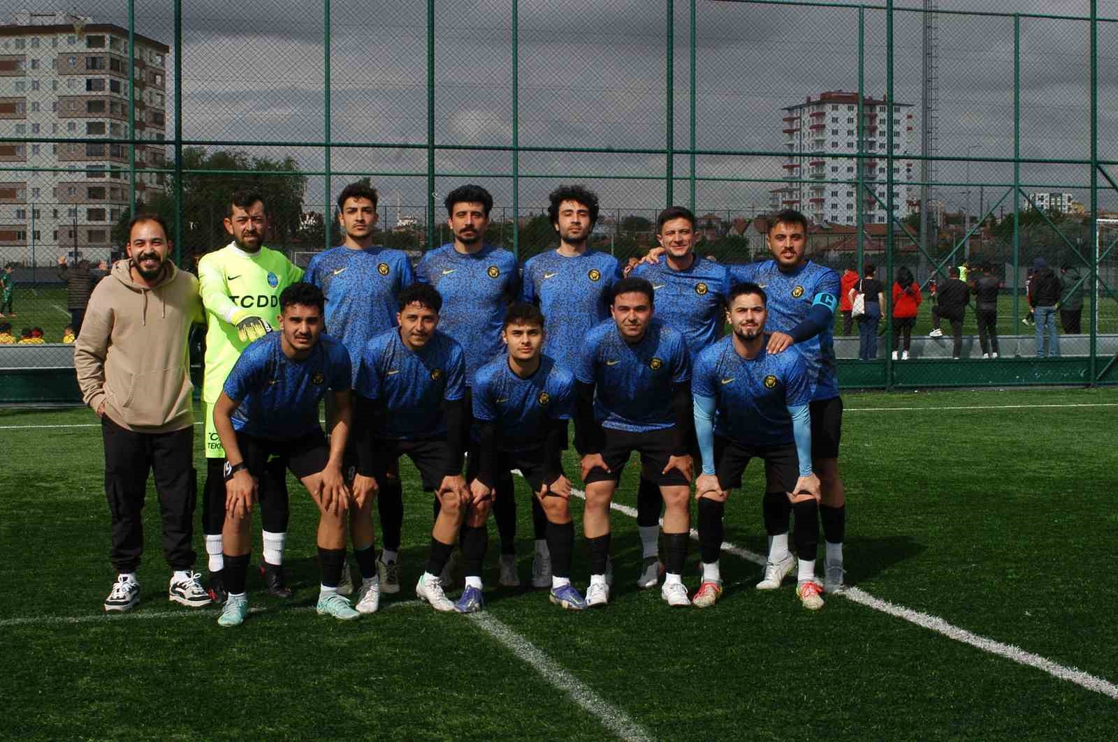 Kayseri 2. Amatör Küme: Yavru Aslanspor: 6 - Kayseri İdman Yurdu: 1
