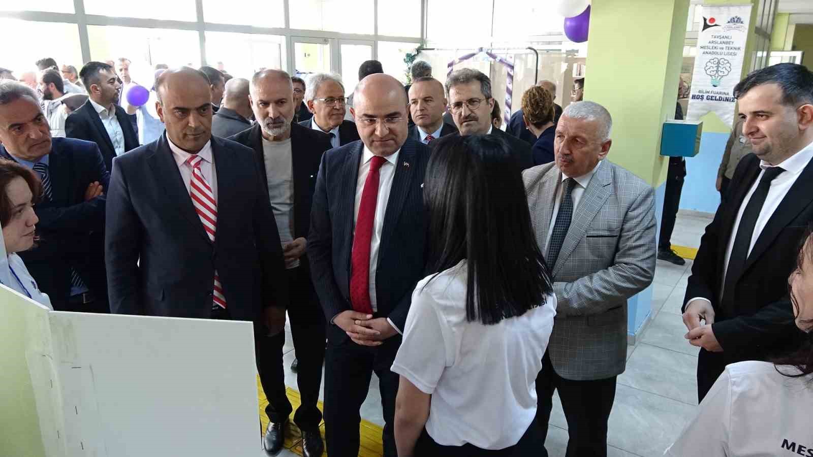 Tavşanlı Arslanbey Mesleki ve Teknik Anadolu Lisesi’nden Bilim Fuarı