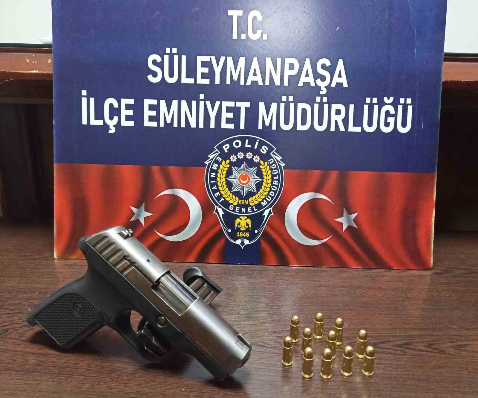 Öfkeli kadından hemcinsine silahlı saldırı: 1 hafif yaralı