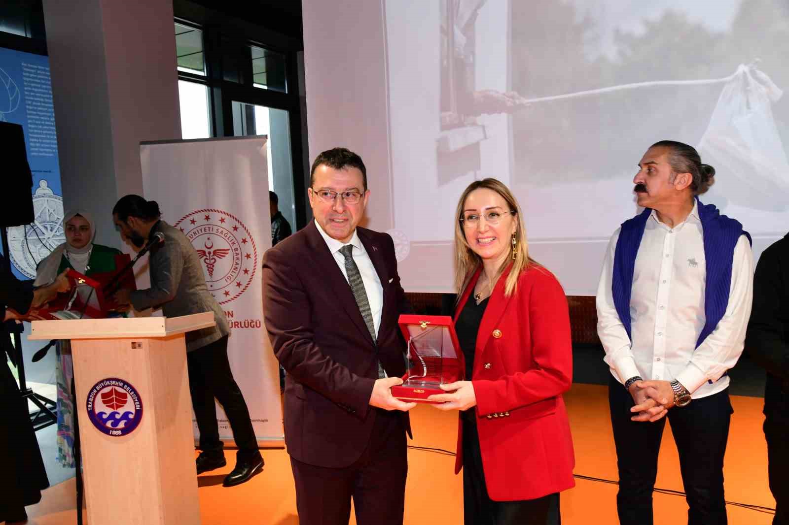 “Kadrajını Sağlığa  Çevir” temalı 3. Ulusal Şifa Eli Fotoğraf Yarışmasında ödüller sahiplerini buldu
