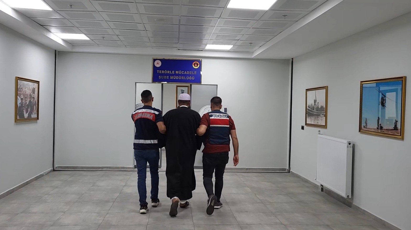Şanlıurfa merkezli DEAŞ operasyonu: 8 gözaltı