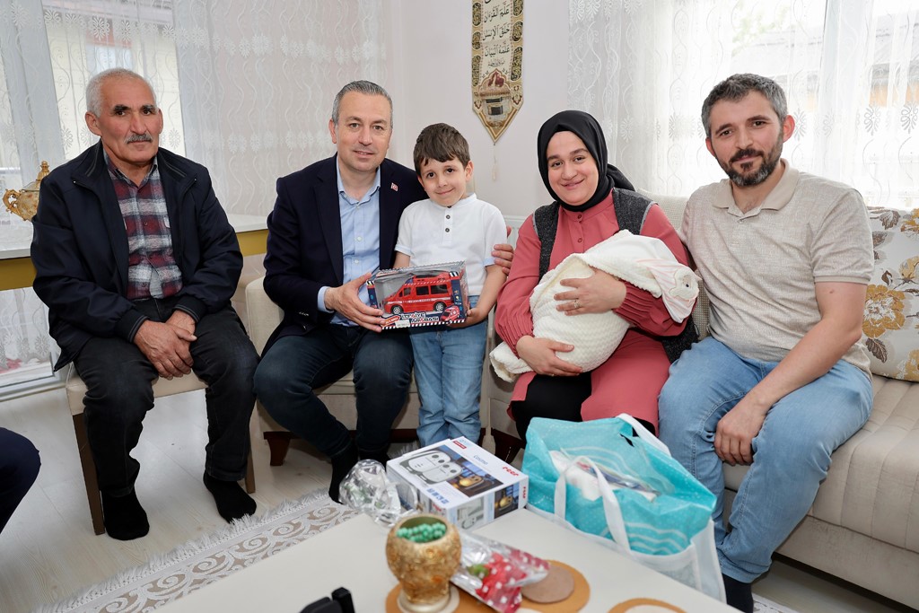 Sivas Belediyesi işitme engelli ebeveynlerin kulağı oluyor
