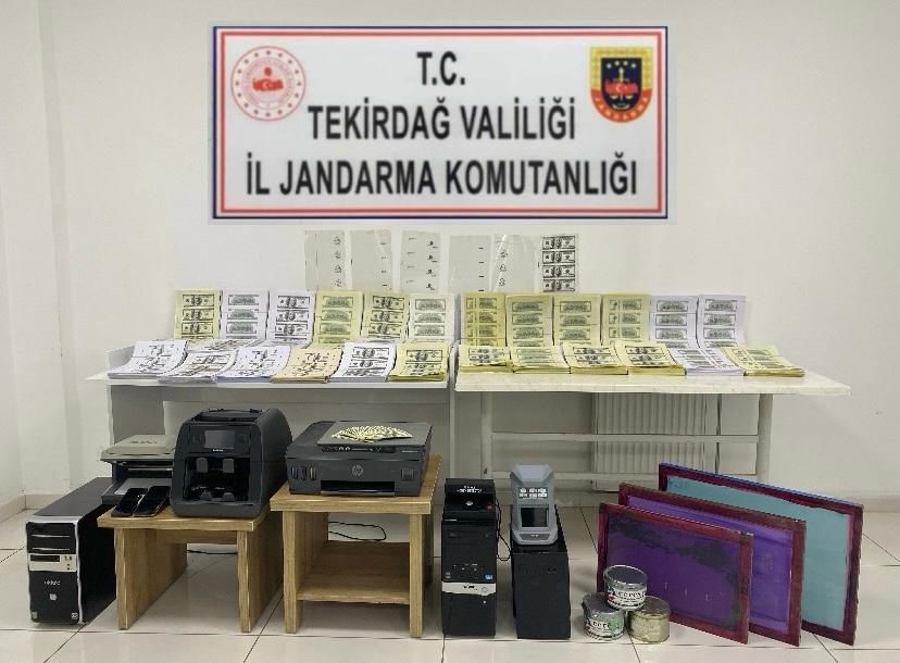 Tekirdağ merkezli 3 milyon dolarlık sahte para operasyonu: &Ouml;rg&uuml;t lideri dahil 6 kişi tutuklandı

