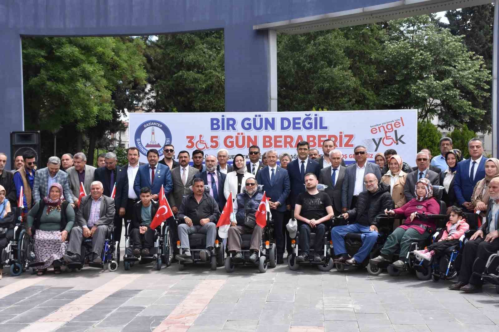Gaziantep’te 103 engelliye akülü ve manuel tekerlekli sandalye dağıtıldı