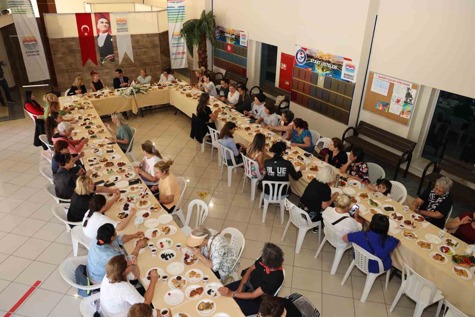 Başkan &Uuml;nl&uuml; Marmarisli kadınlarla kahvaltıda buluştu
