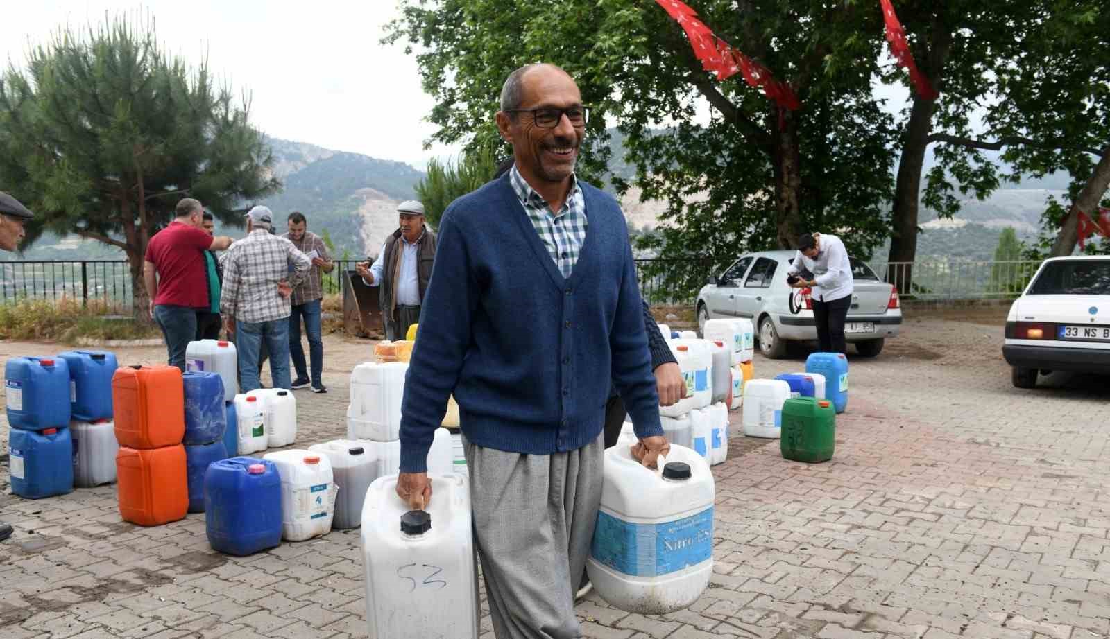 Mersin’de organik solucan gübresi çiftçilere ulaşıyor