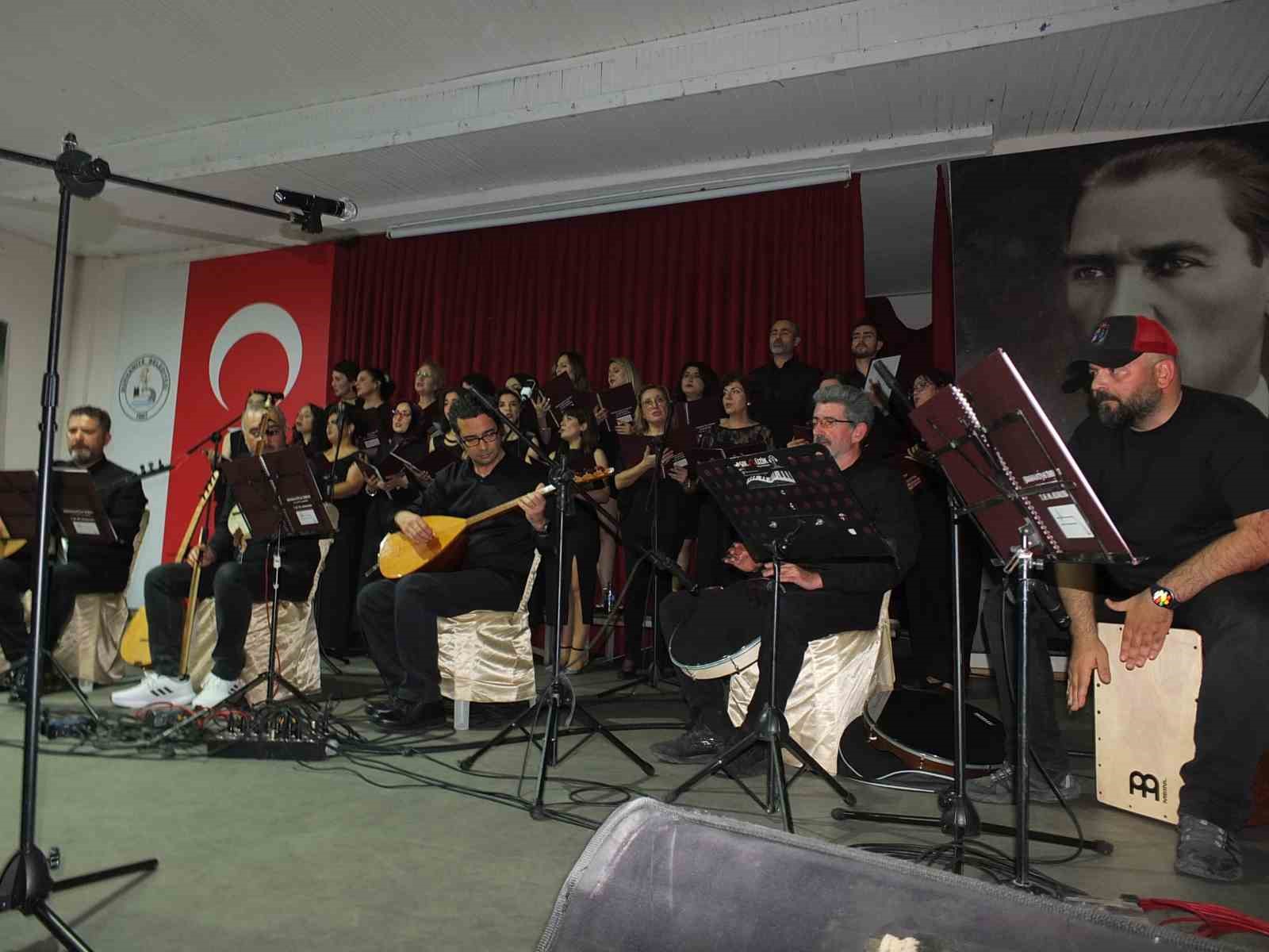 Balıkesir&rsquo;de doktor ve hemşirelerden Şifalı Ezgiler Konseri
