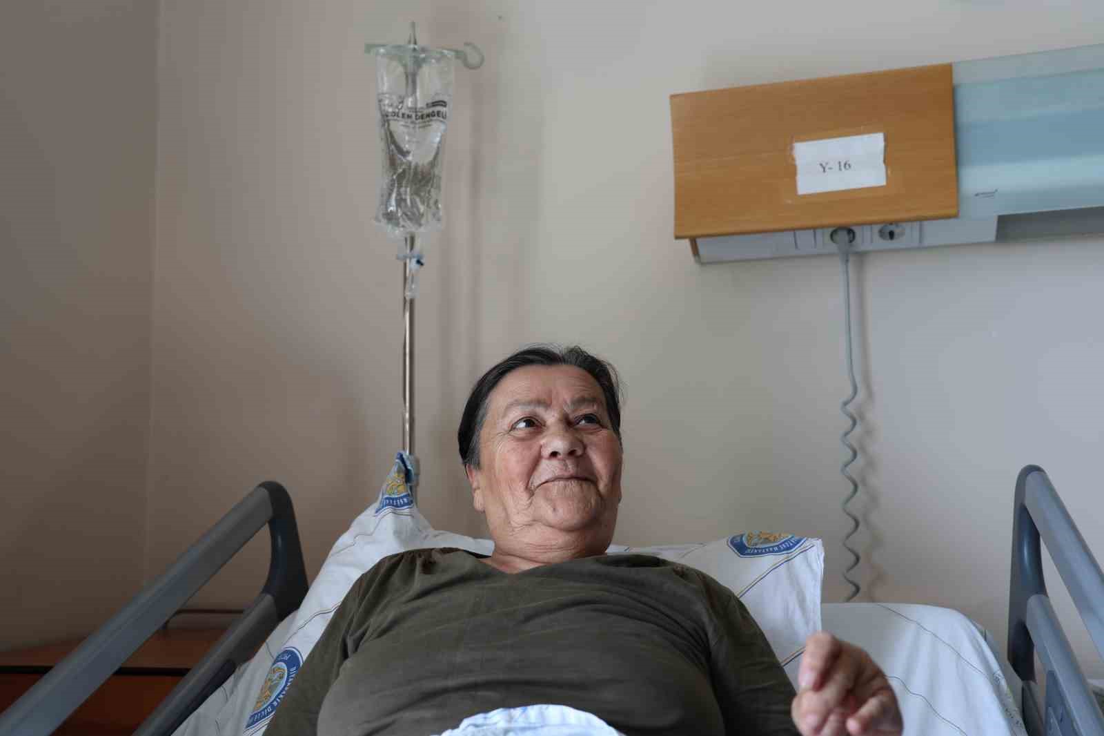 &Ccedil;oklu damar tıkanıklığıyla kalp krizi ge&ccedil;iren hasta Diyarbakır&rsquo;da hayata tutundu
