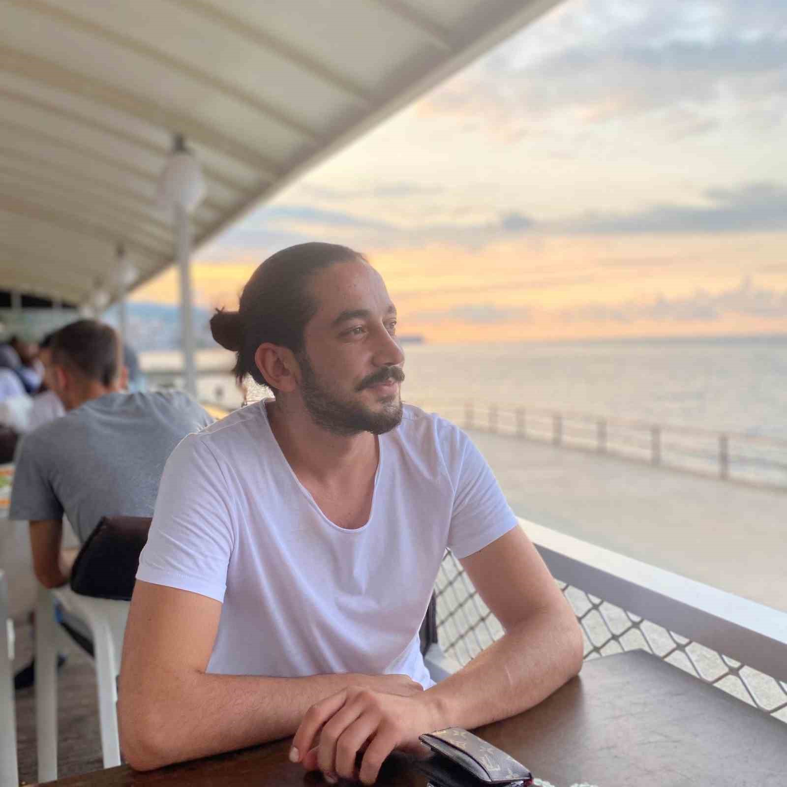 Trafik kazasında hayatını kaybeden gen&ccedil; işadamı son yolculuğuna uğurlandı
