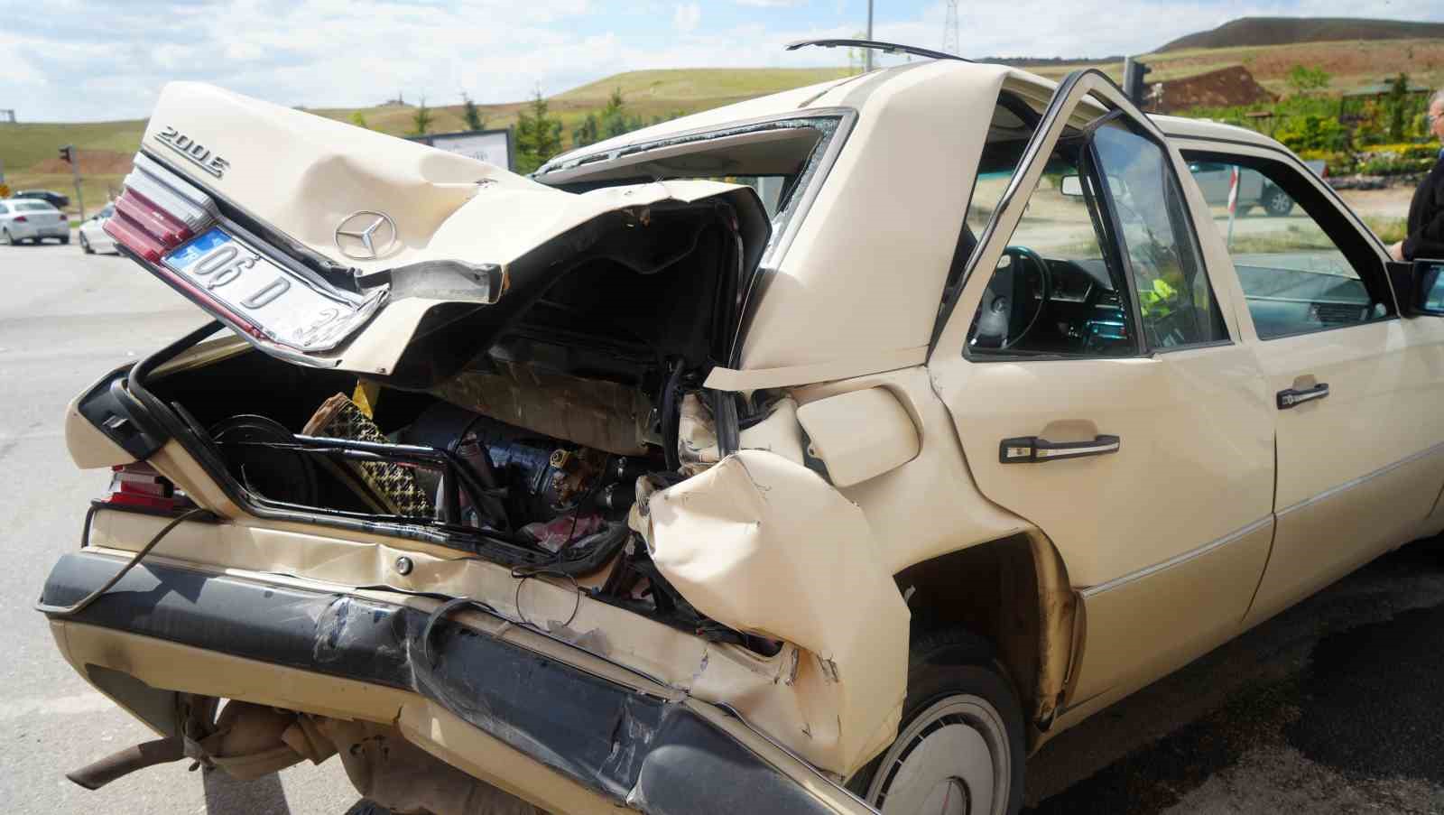 Kırıkkale&rsquo;de tır ile otomobil &ccedil;arpıştı: 2 yaralı
