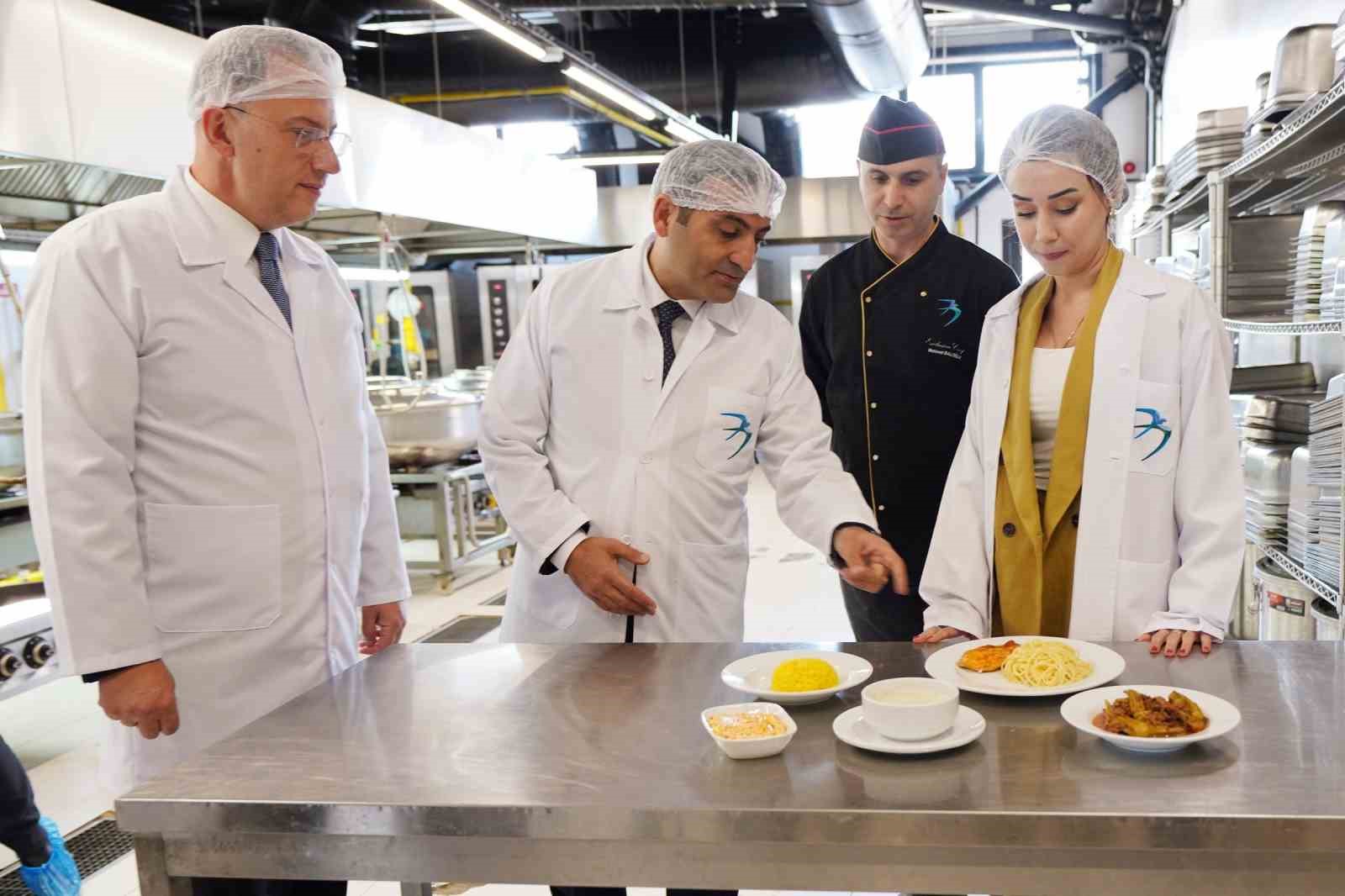 Beyoğlu Belediye başkanı, Beylikd&uuml;z&uuml; Belediye Başkanı Mehmet Murat &Ccedil;alık&rsquo;ı ziyaret etti
