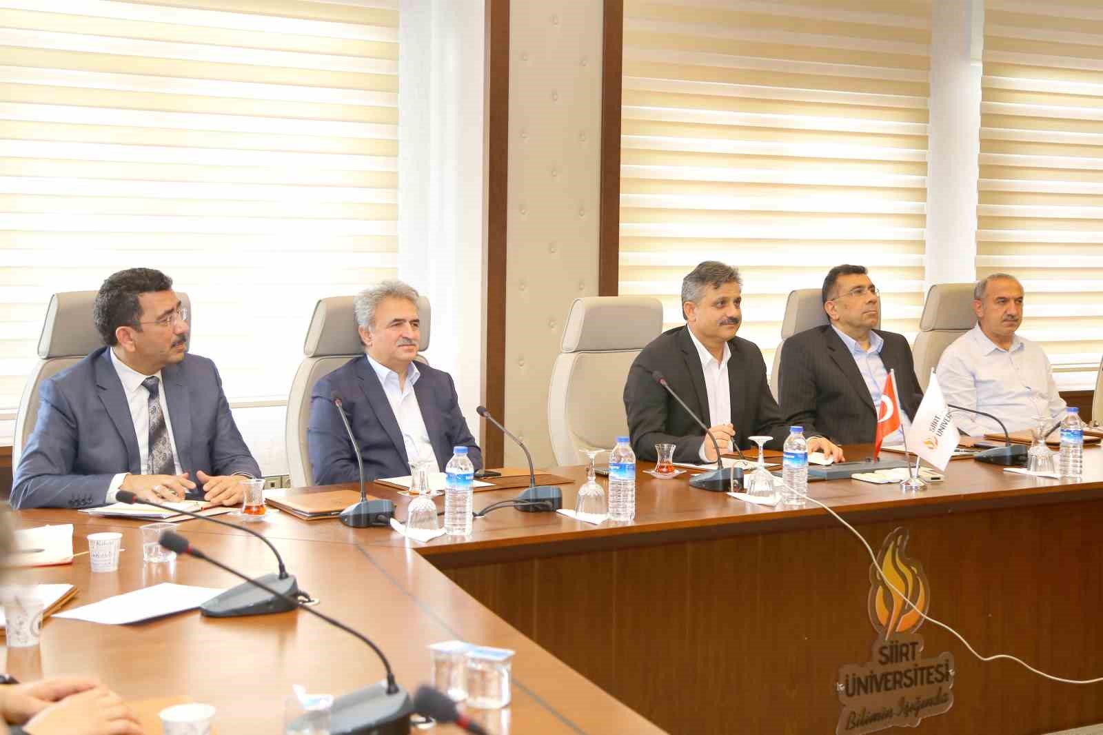 Siirt &Uuml;niversitesi &Ouml;ğrenci Kalite Komisyon &uuml;yeleri ile &Ouml;ğrenci Kalite Topluluğu bir araya geldi
