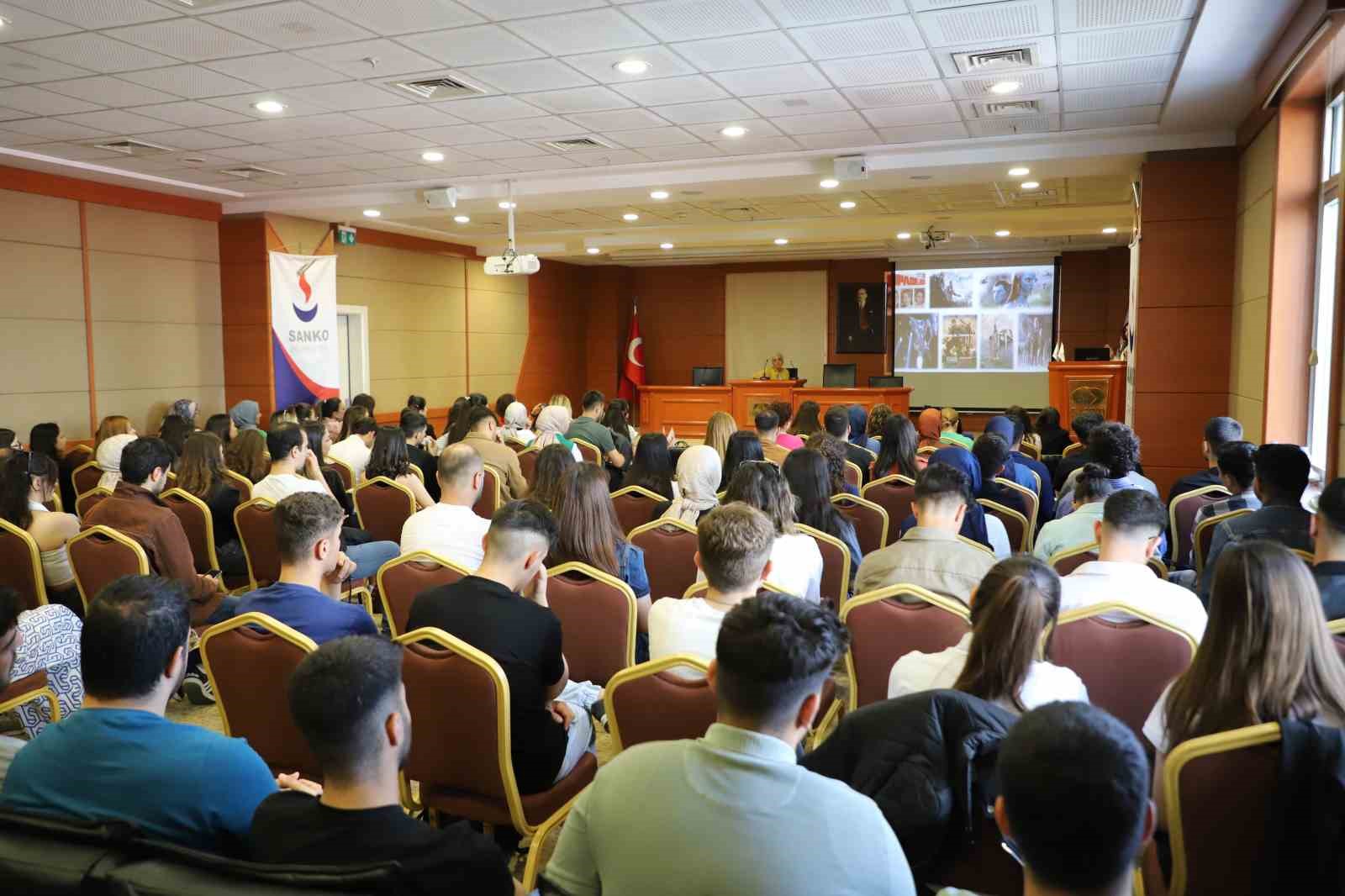 “Geçmişten Günümüze Hemşirelikte Değerler III” sempozyumu