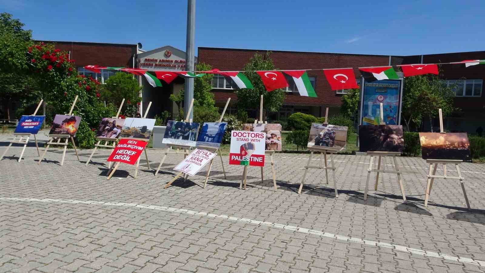 &Uuml;niversiteli gen&ccedil;ler Filistin i&ccedil;in buluştu
